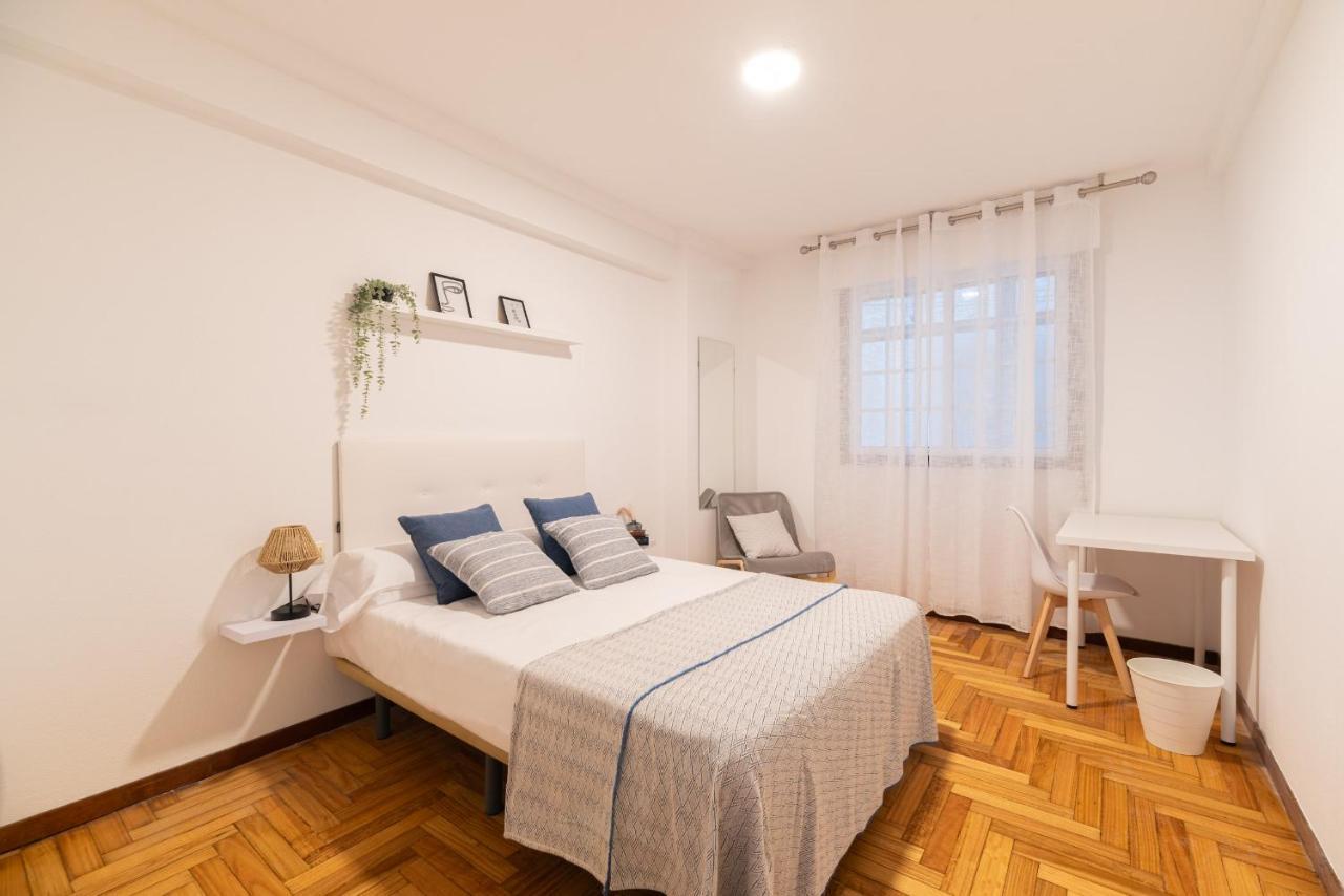 Ferienwohnung Amplia Vivienda Con Garaje Vigo Exterior foto